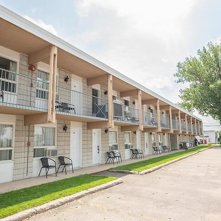 Auberge Le Parasol Chicoutimi Eksteriør billede