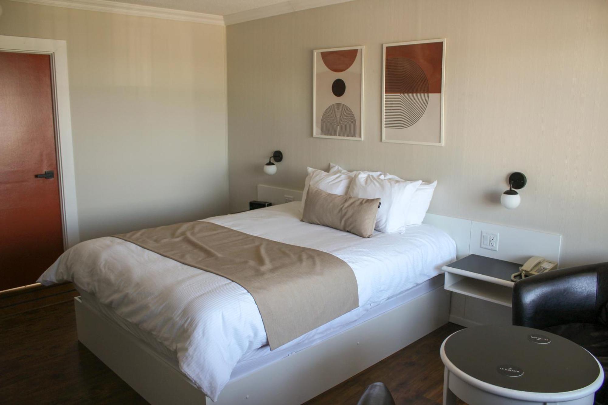 Auberge Le Parasol Chicoutimi Eksteriør billede