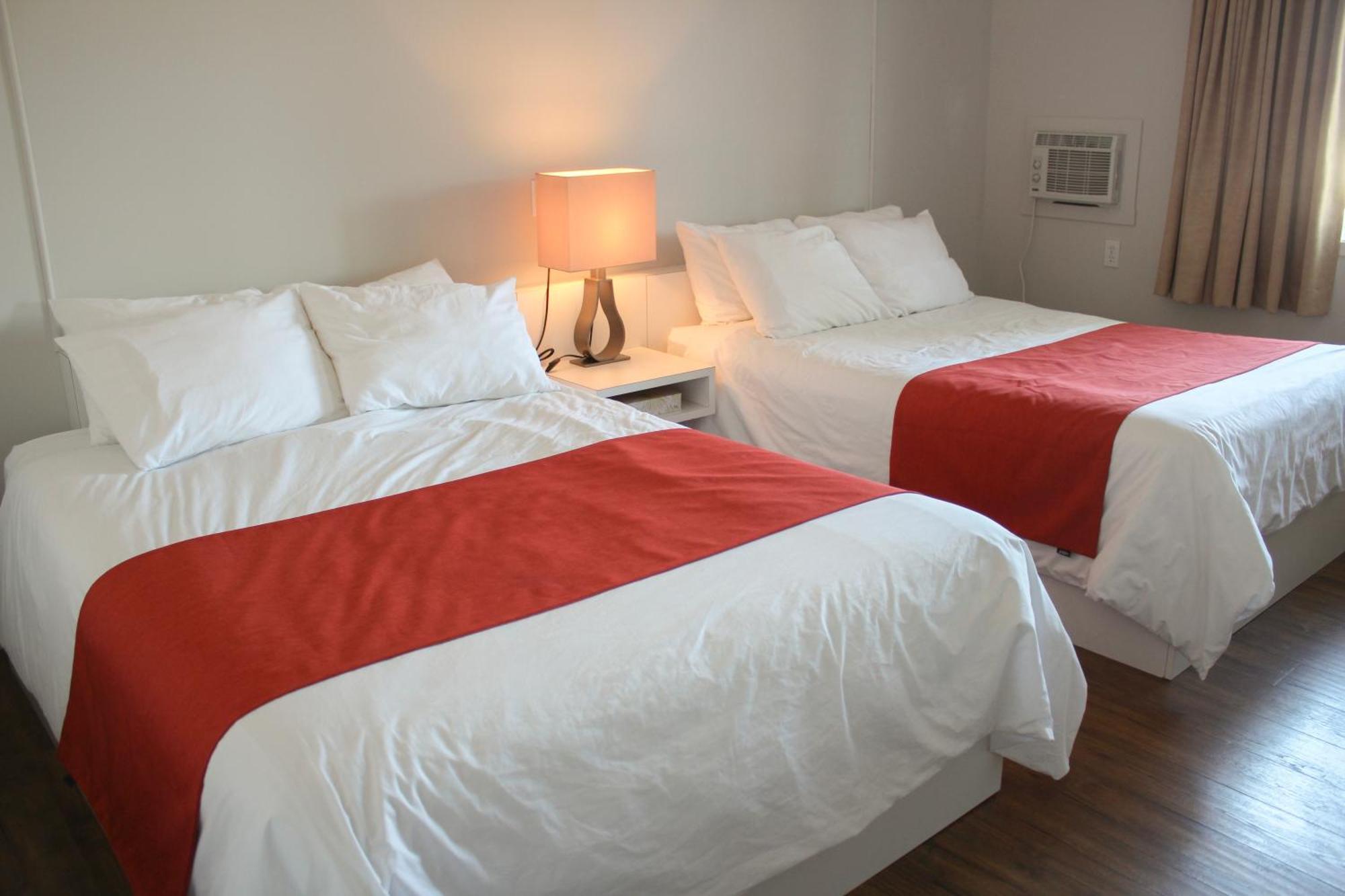 Auberge Le Parasol Chicoutimi Eksteriør billede
