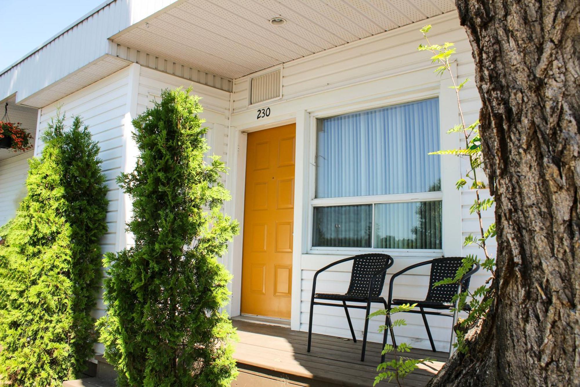 Auberge Le Parasol Chicoutimi Eksteriør billede