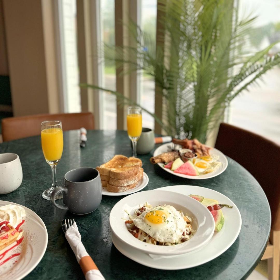 Auberge Le Parasol Chicoutimi Eksteriør billede