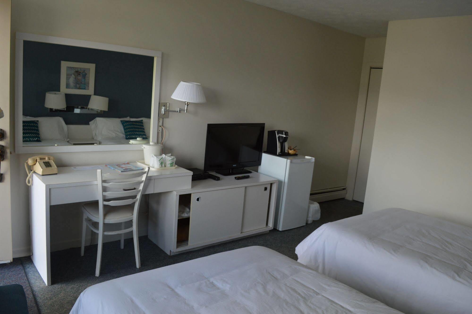 Auberge Le Parasol Chicoutimi Eksteriør billede