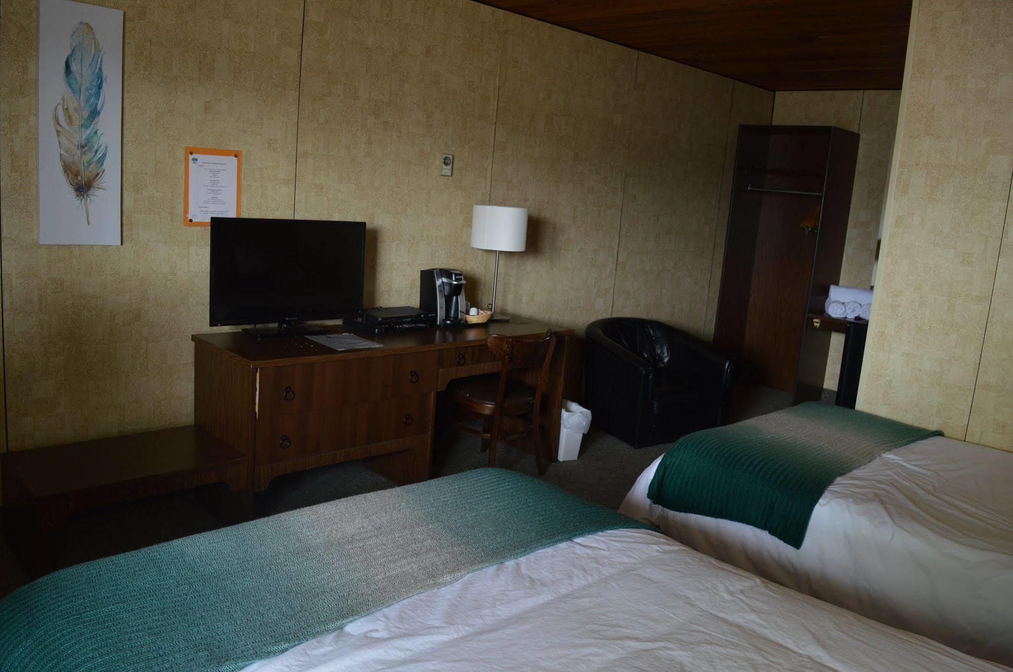 Auberge Le Parasol Chicoutimi Eksteriør billede