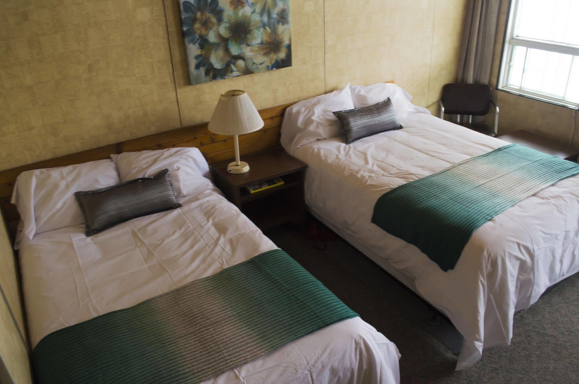 Auberge Le Parasol Chicoutimi Eksteriør billede